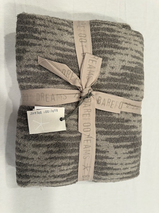 Barefoot Dreams Other - Barefoot Dreams CozyChic IKAT Blanket Gray Linen 45x60 NWT